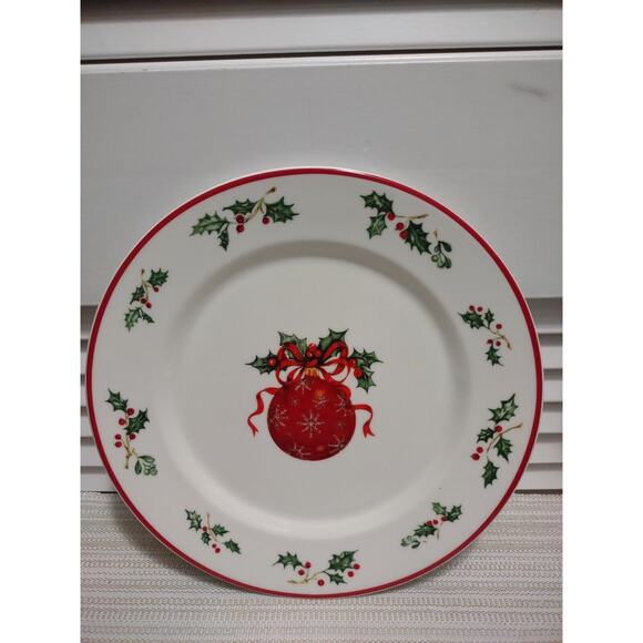 Christopher Radko Holiday Celebrations Red Bulb Ornament & Holly Dinner plates - Picture 1 of 6